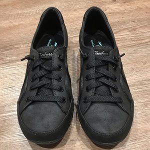 Skechers sneakers. Brand new.